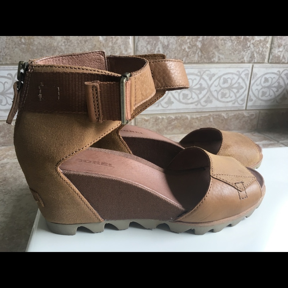 Sorrl wedge sandals like new!
